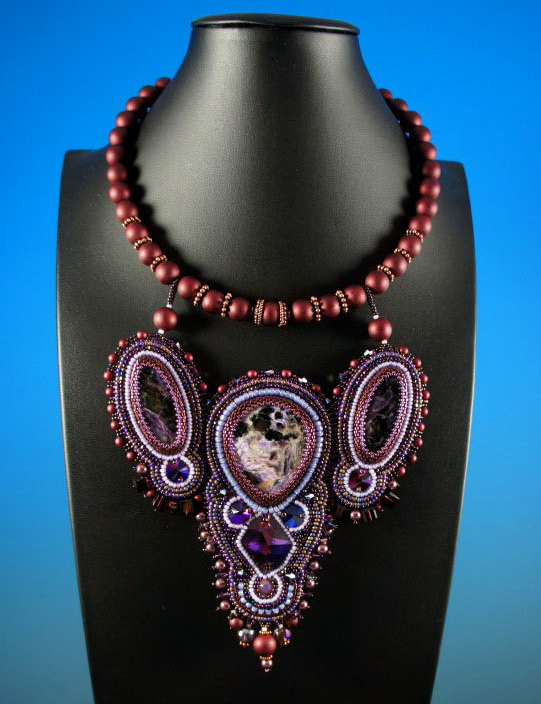 Beautiful bead embroidered jewelry by Guzialia Reed | Beads Magic