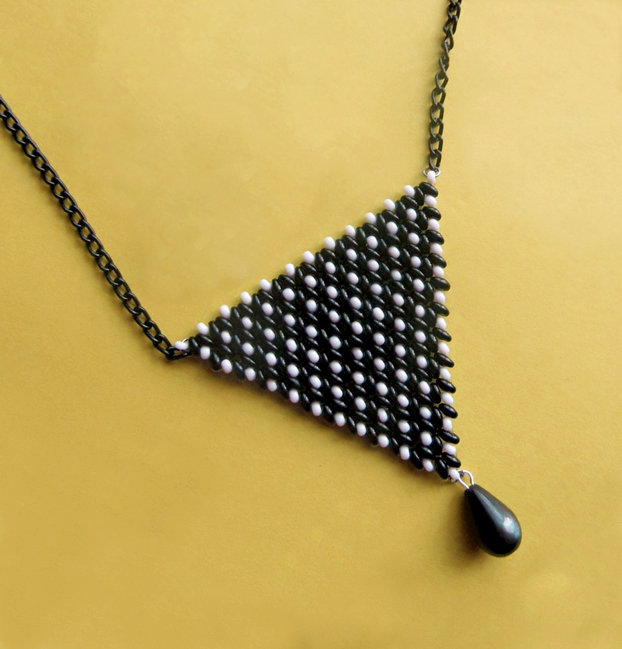 free-beading-tutorial-necklace-1