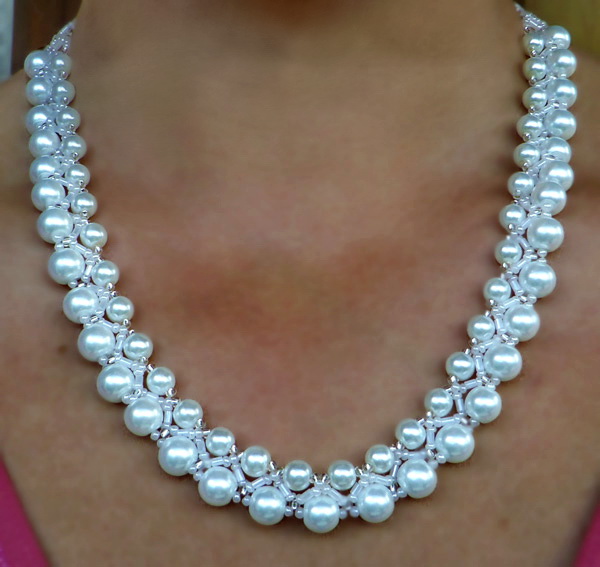 free-beading-necklace-tutorial-pattern-pearls-white-1