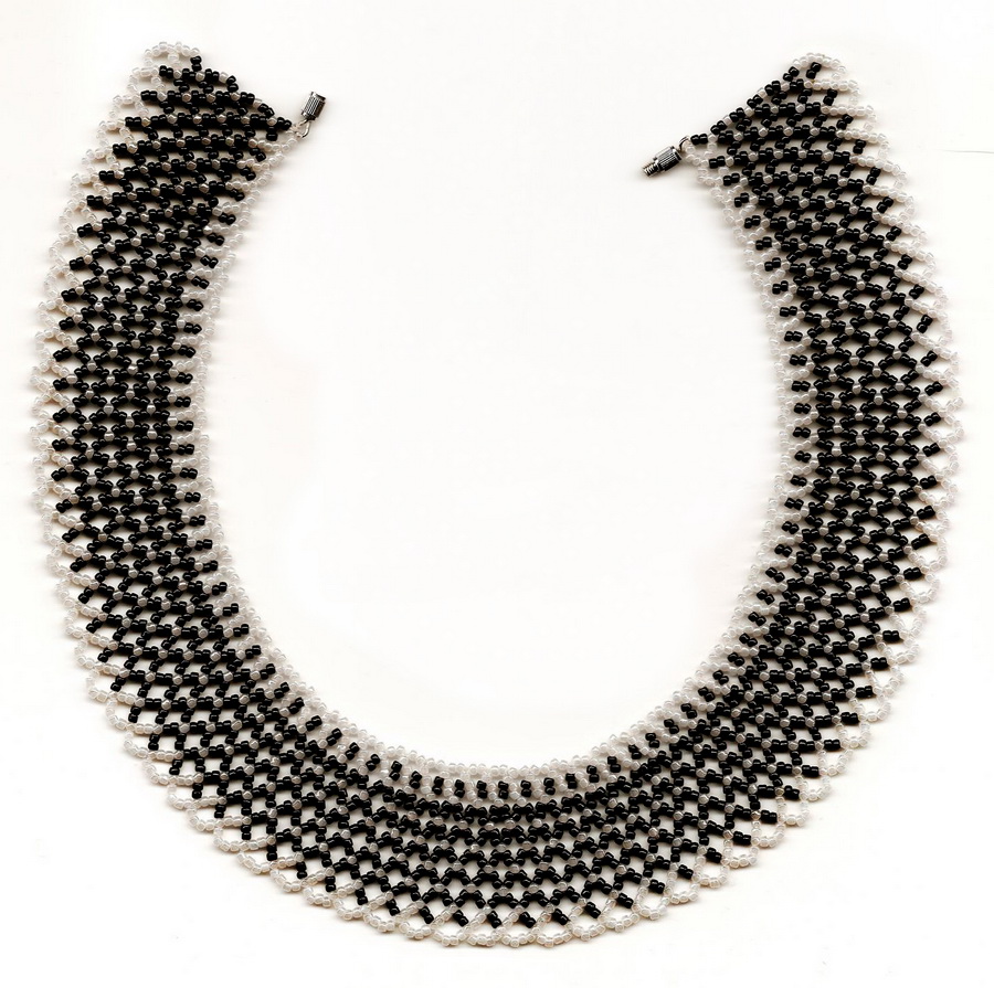 free-beading-necklace-tutorial-pattern-black-white-1