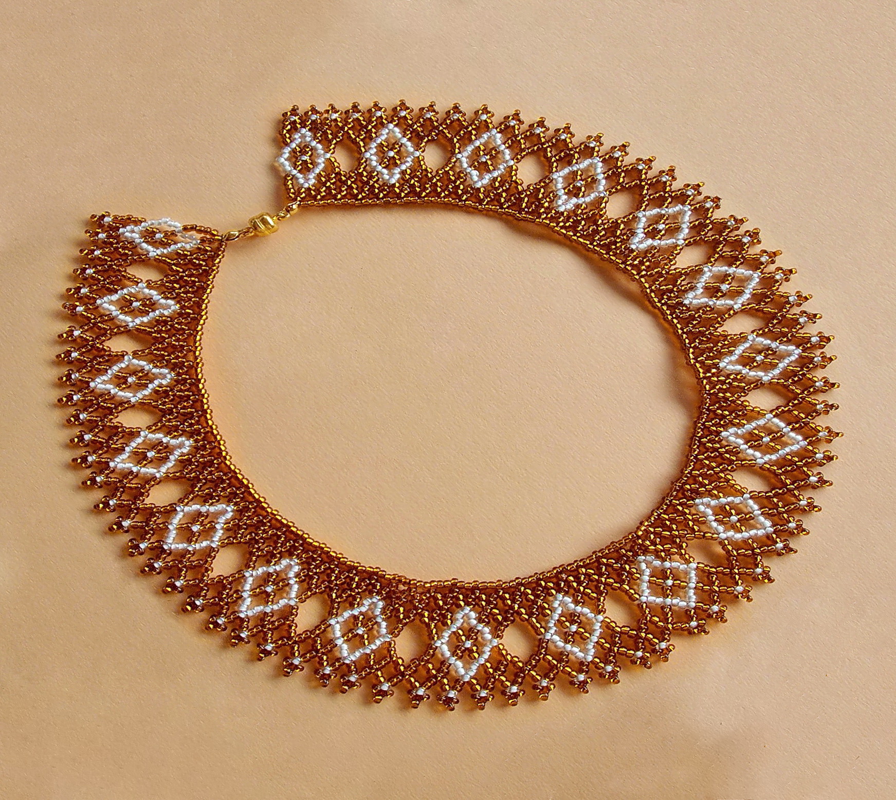 Free pattern for necklace Hot Sand 
